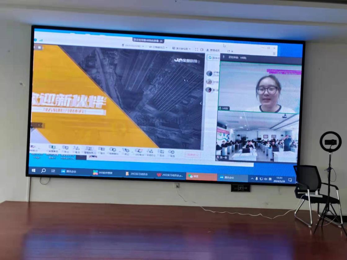 經(jīng)濟(jì)與建筑工程系2024年招聘會(huì)報(bào)道4.jpg